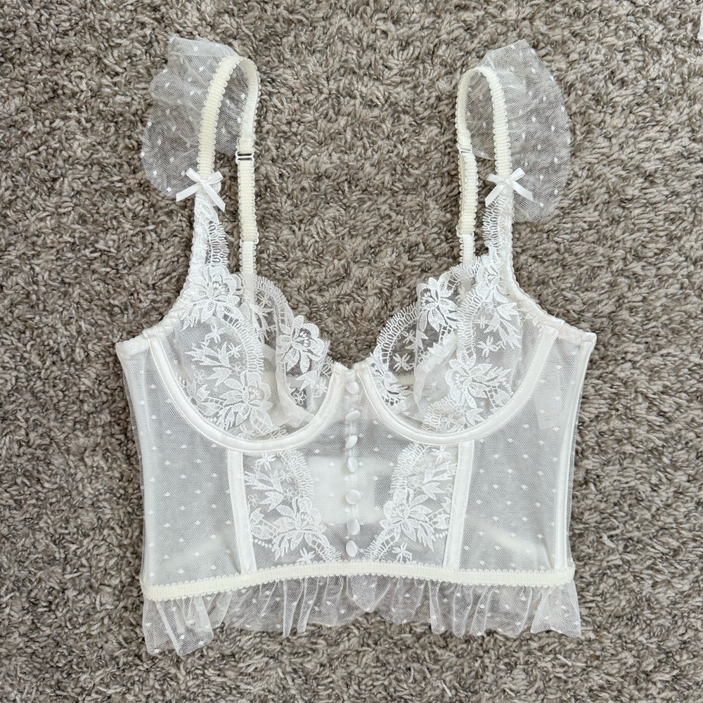 *NEW* White Lace Bustier